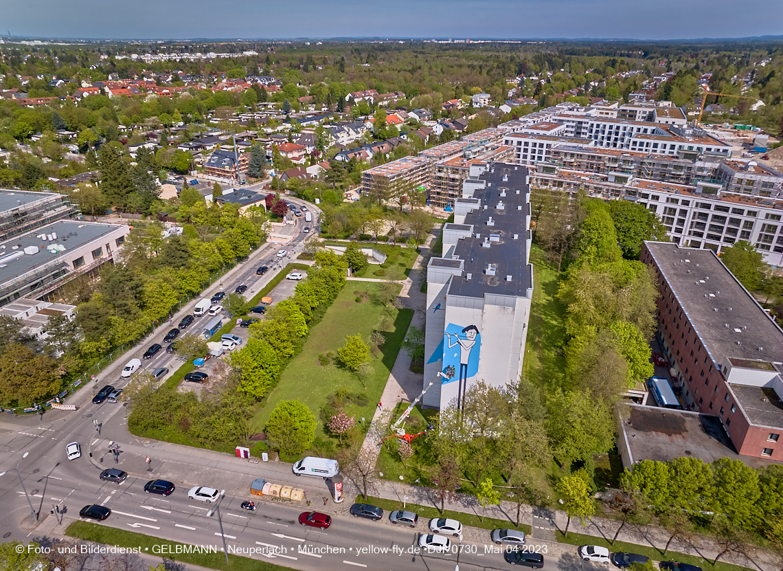 04.05.2023 - Luftbilder vom Alexisqaurtier und Pandion Verde in Neuperlach